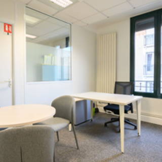 Bureau privé 12 m² 2 postes Location bureau Rue Desnouettes Paris 75015 - photo 1